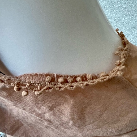 Privy Ruffle Sleeve Top - Picture 6 of 8